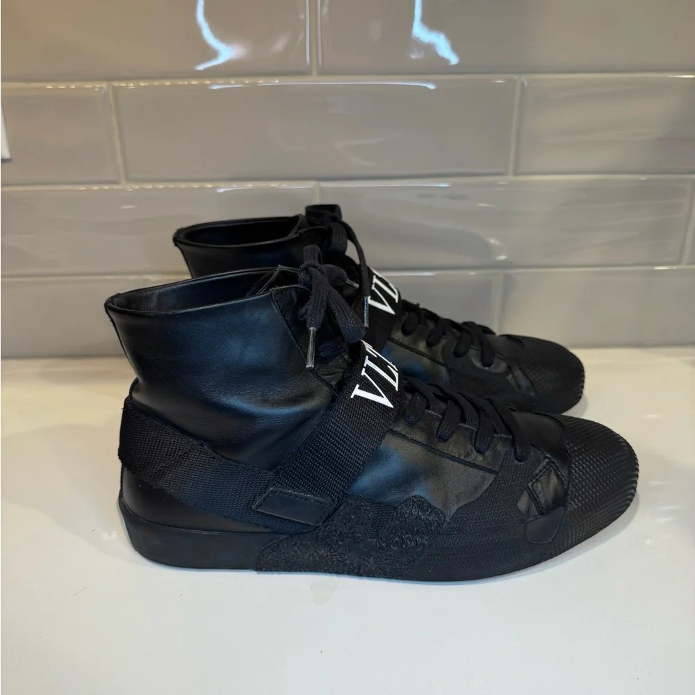 Valentino Garavani VLTN High Top Sneakers